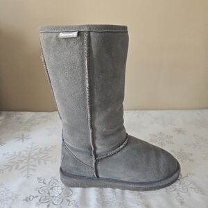 Bearpaw Women's Gray Suede Boots